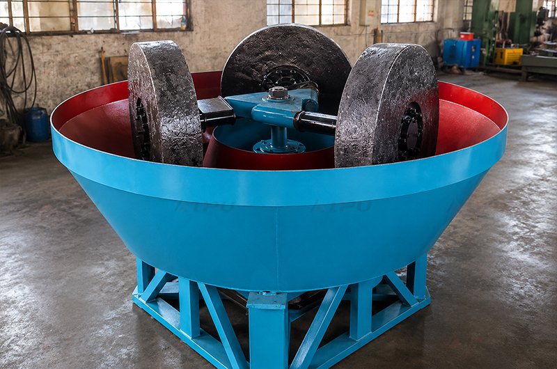Three-roller wet pan mill for gold ore grinding and mineral processing