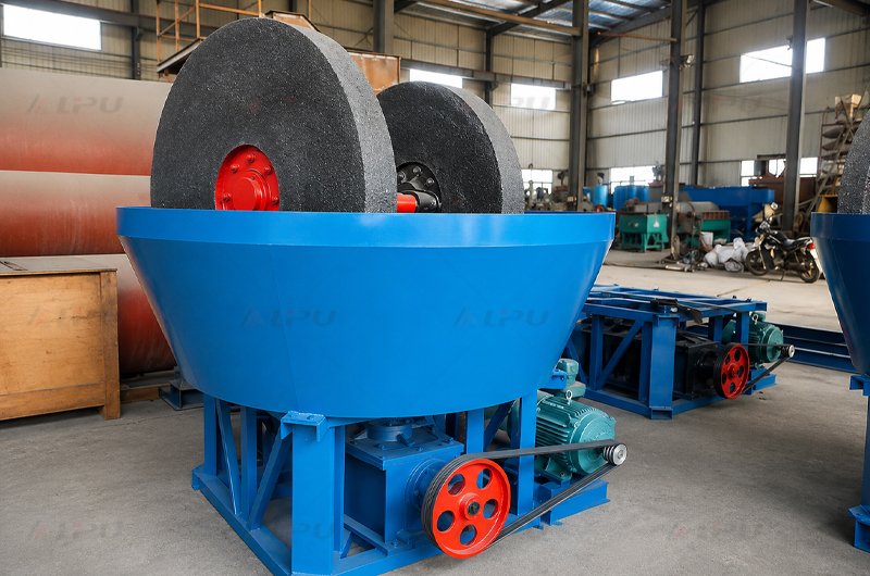 Two-roller wet pan mill for small-scale gold ore grinding
