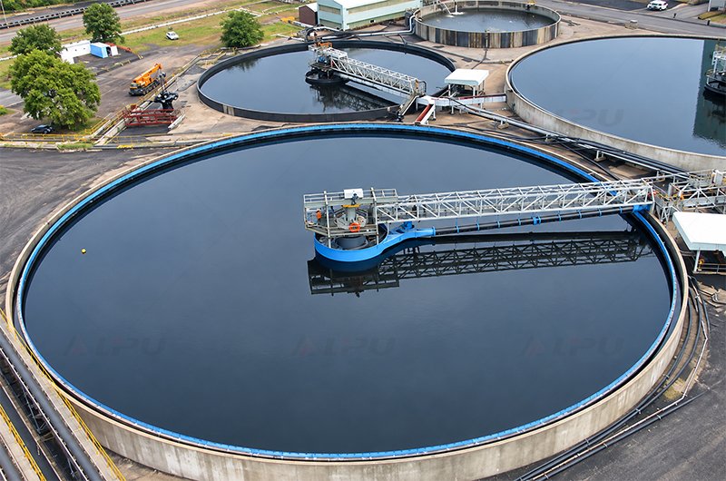 High rate thickener operating in a mineral processing plant
