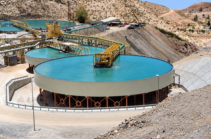 Mineral thickener installed at a copper beneficiation plant