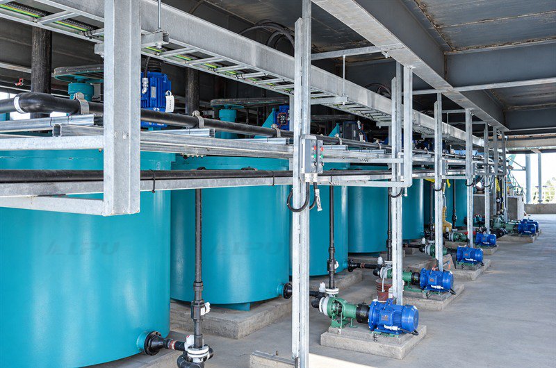 site-installation.jpgLipu mining mixing tank installation at mineral processing customer site