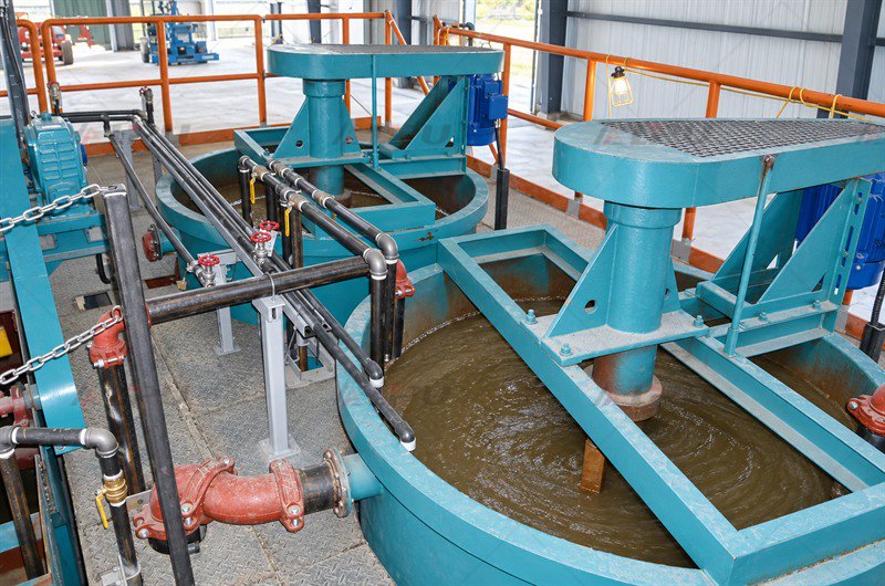 Lipu mining mixing tanks operating with slurry at customer site