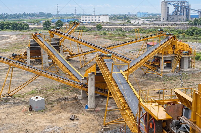 Belt conveyor for sand and aggregate production
